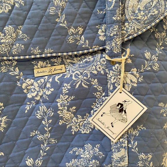 Isabella’s Journey quilted travel bag - Picture 10 of 11